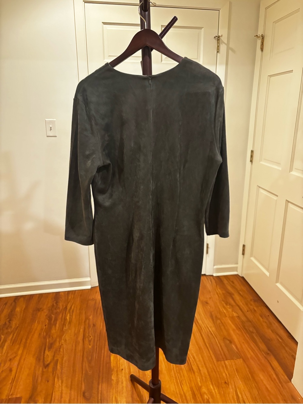 Classic Olive Green Suede-like Long-Sleeve Women’s Dress